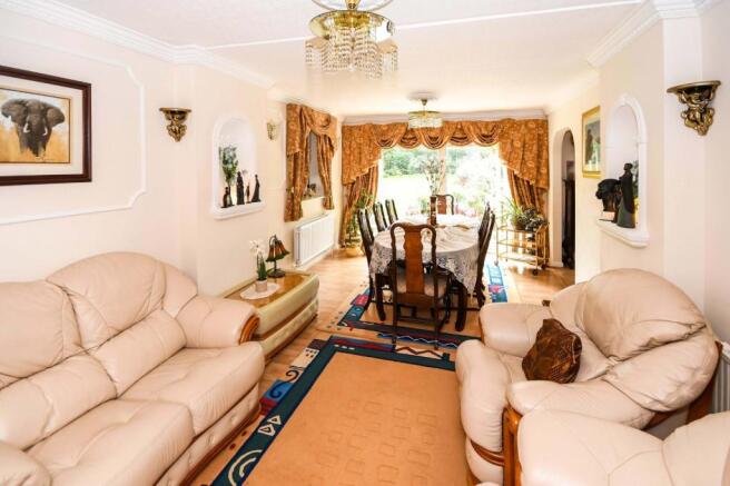 Lounge/Dining Room