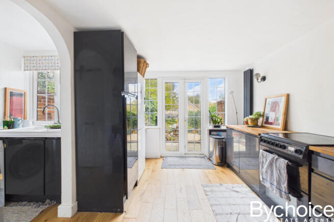 CAM05454G0-PR0072-STILL006