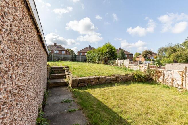 3 bed Semi-Detached to rent Image 11