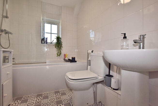 2 bed Cottage for sale Image 12