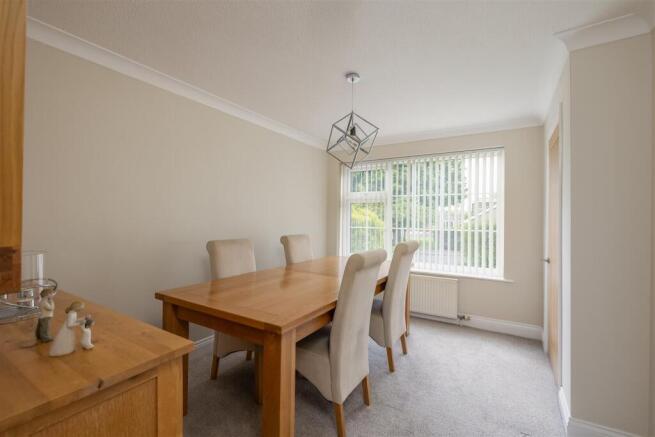 4 bed Detached for sale Image 4