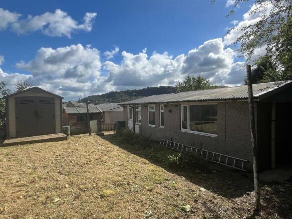 17 Royd View.jpg
