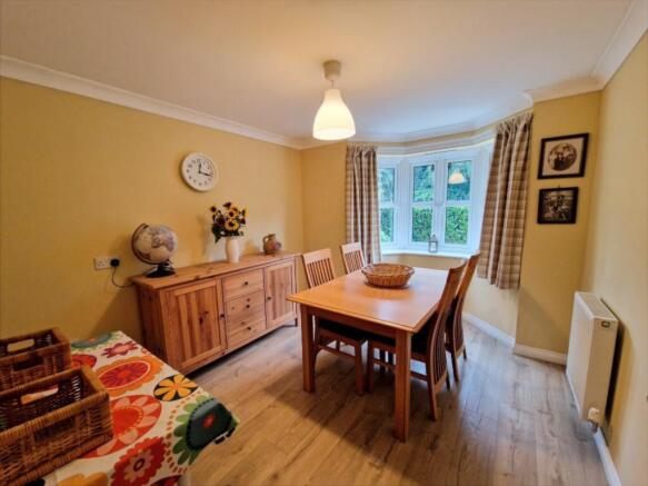 4 bed Detached for sale Image 10