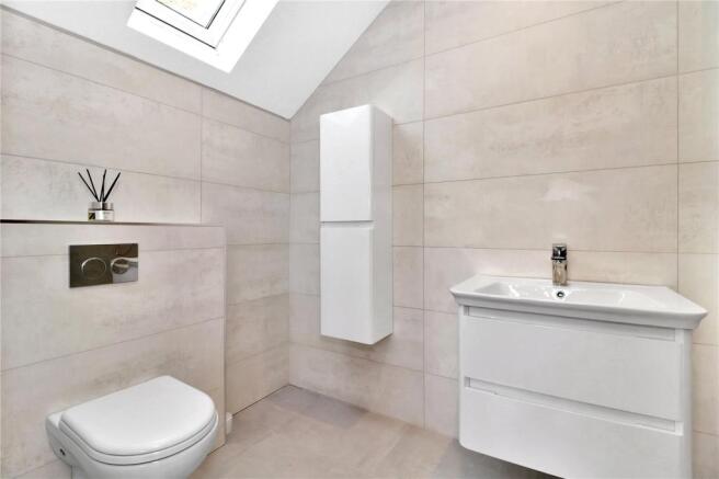 Ensuite To Bed 2(A)