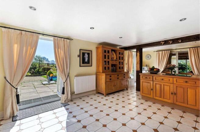 Kitchen/Dining Room