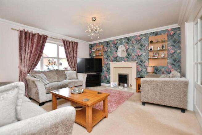 3 bed Semi-Detached for sale Image 8