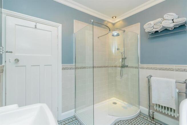 8364306-interior23.jpg