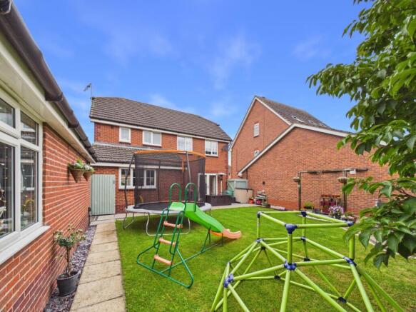 4 bed Detached for sale Image 4