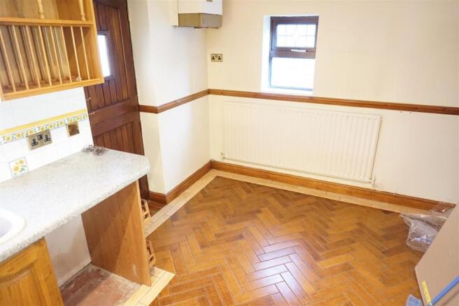 FITTED KITCHEN/DINING ROOM