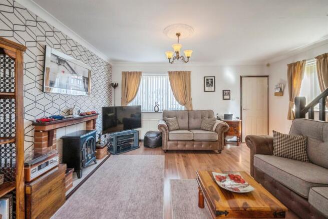 3 bed Semi-Detached for sale Image 5