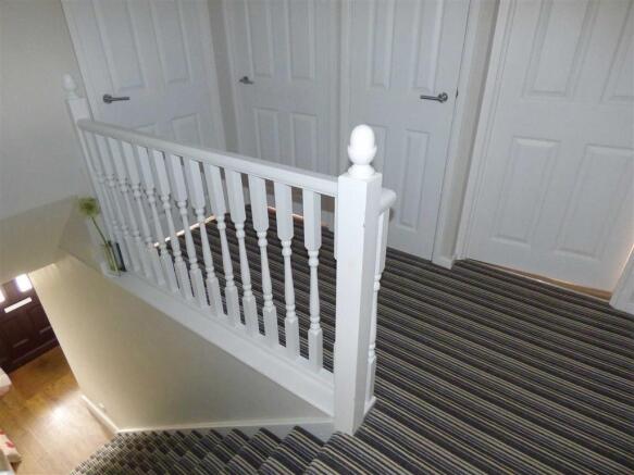 FIRST FLOOR LANDING