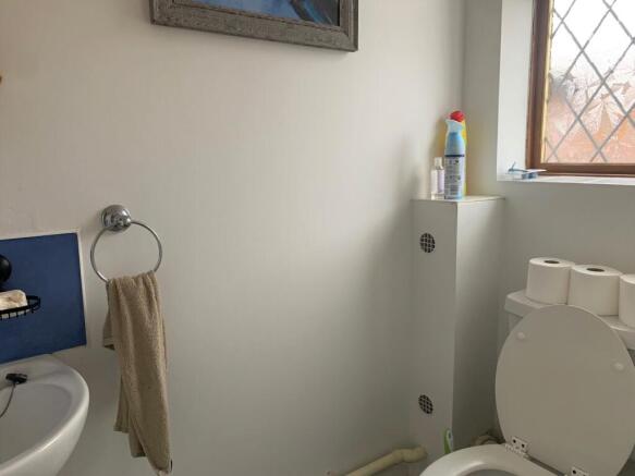 Cloakroom/wc