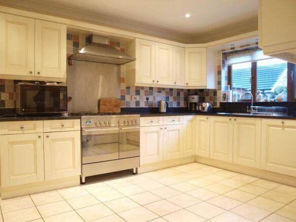 Fitted kitchen