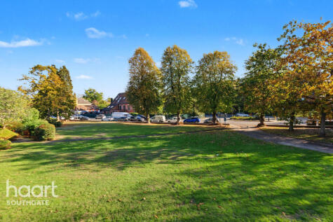 Oakleigh Park North, London