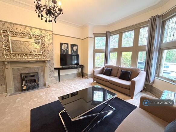 2 bed Flat to rent Image 5