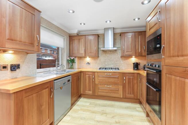 Kitchen/ Dining Area