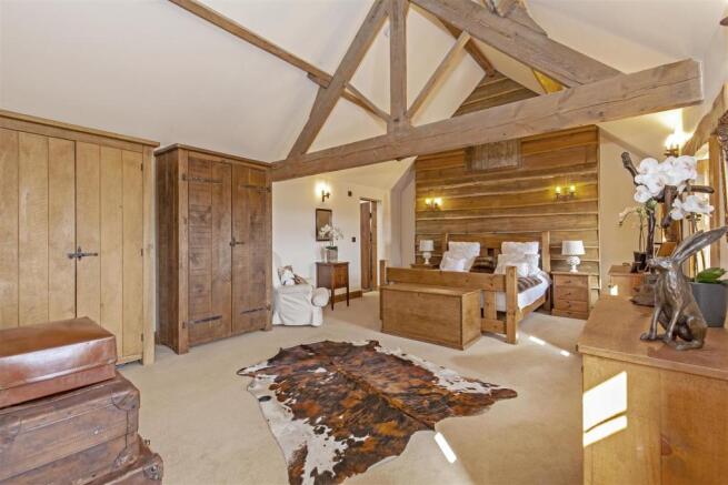 Bedroom 1-1.jpg
