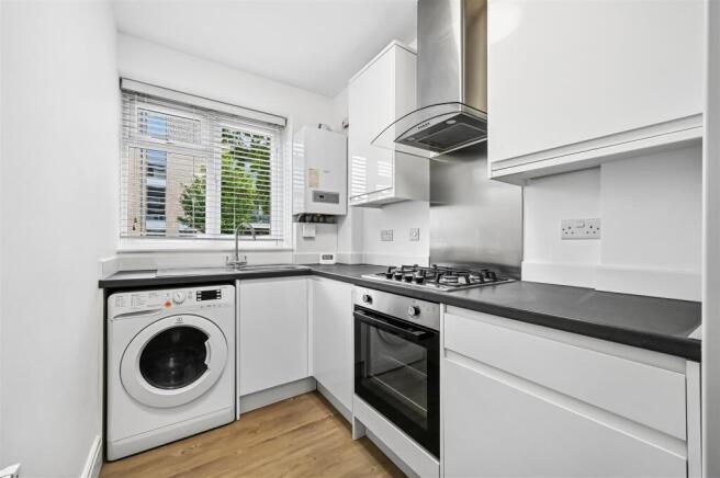Kitchen (2).jpg