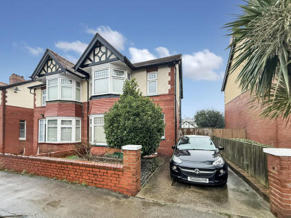 Peasholm Crescent, Scarborough