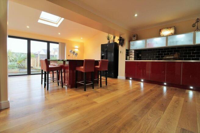 Kitchen into D...
