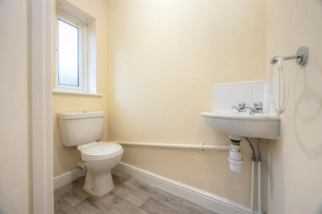 3 bed Terraced to rent Image 6