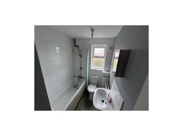 3 bed Semi-Detached for sale Image 12