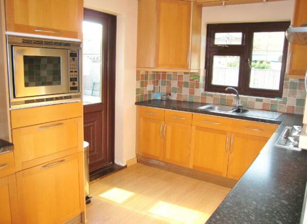 Kitchen Photo 2