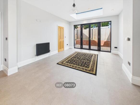3 bed Detached to rent Image 9