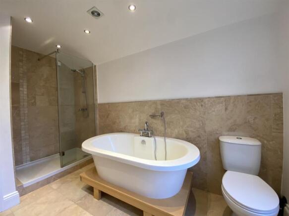 Bathroom1.jpg