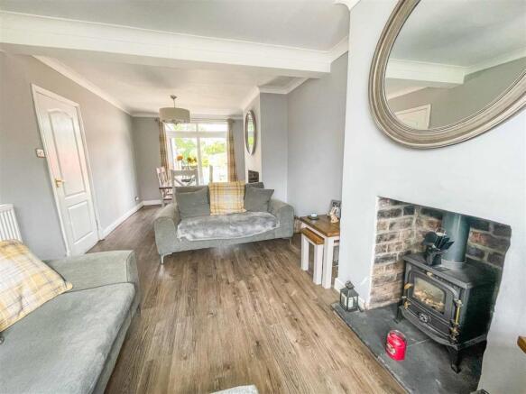 Lounge/ Dining Room