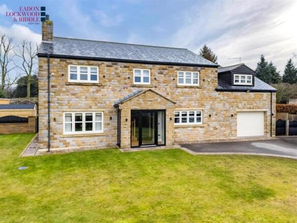 4 bed Detached for sale