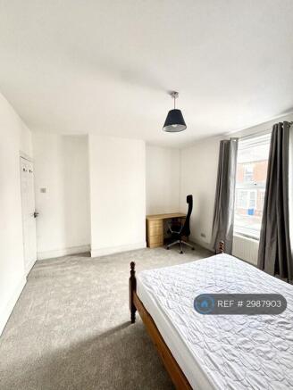3 bed Terraced to rent Image 12