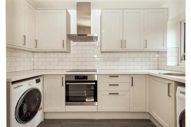 126 Woodland Grove (2).jpg