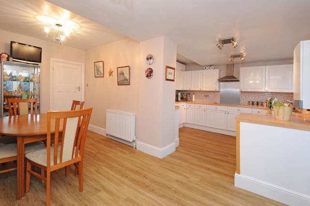 Kitchen/Dining Area
