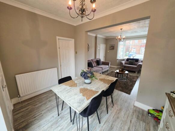 3 bed House for sale Image 4