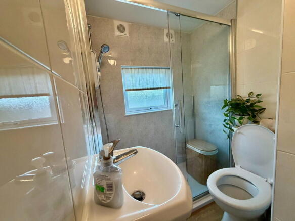 Victoria Road,Lowestoft,Suffolk,NR33 9LX photo 4