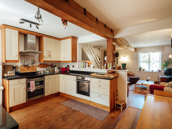 Kitchen / Dining Area