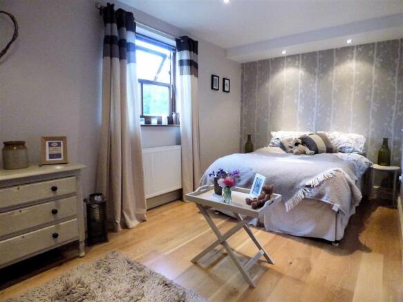 Bedroom 2 (L-Shape)