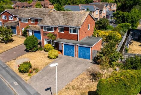 Elizabeth Rout Close, Spencers Wood, Reading, Berkshire, RG7