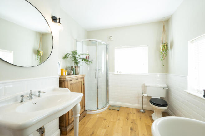 Main Bathroom