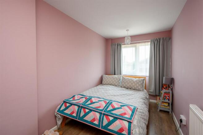 5 bed Semi-Detached for sale Image 10
