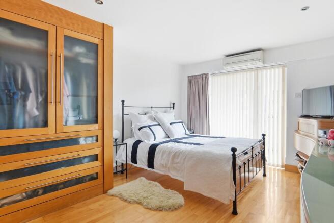 2 bed Apartment for sale Image 12
