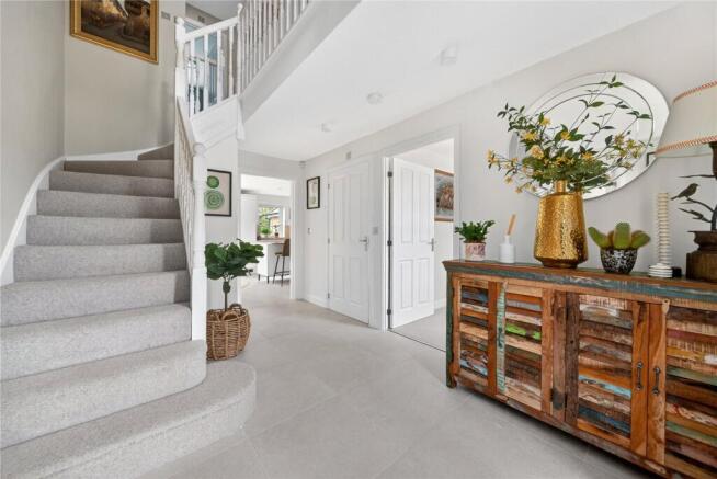 5 bed Detached for sale Image 6