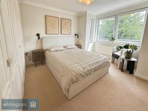 4 bed Detached for sale Image 3
