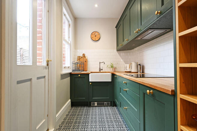3 bed Terraced for sale Image 8