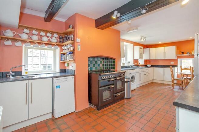 Kitchen 3.jpg