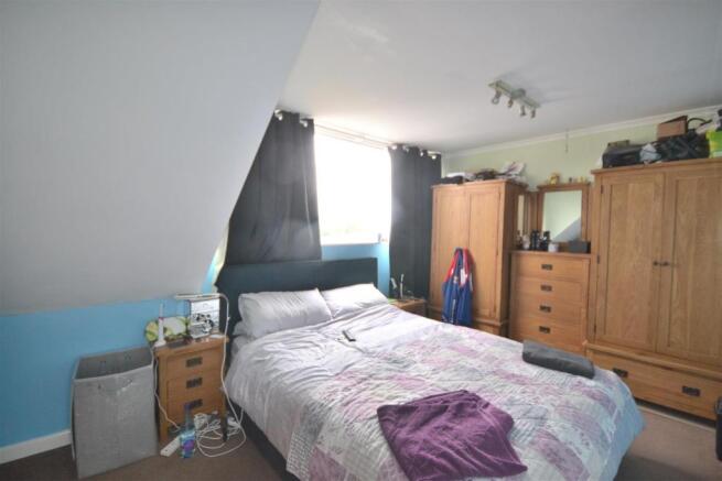 Bedroom 1.JPG