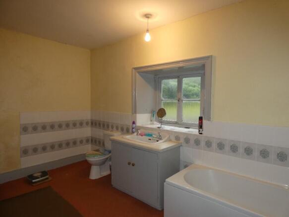 4 bed Detached for sale Image 6