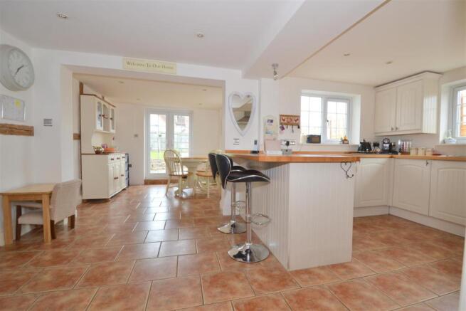 kitchen 2.JPG