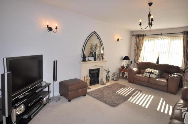LOUNGE FURTHER VIEW